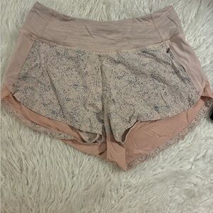 Outdoor voices Hudson short 2.5 inseam Size small. Light pink color.